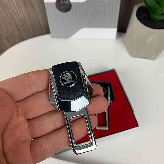 Заглушки для ременів безпеки на подарунок у коробочці Toyota, BMW, Lexus, Mazda, Nissan, Subaru, Chevrolet Shkoda ( 25063 ) Харків