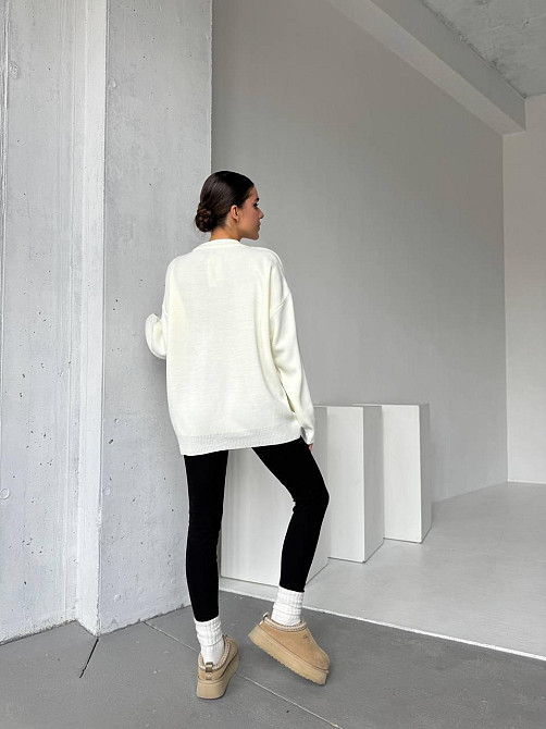 Женский стильный свитер оверсайз с леопардовым сердечком Одесса - изображение 8