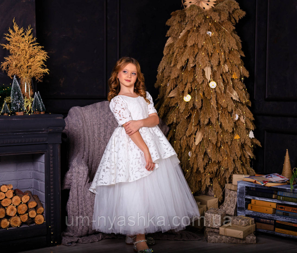 Довга молочна сукня з видовженою спідницею з мережива Кривий Ріг - фото 6