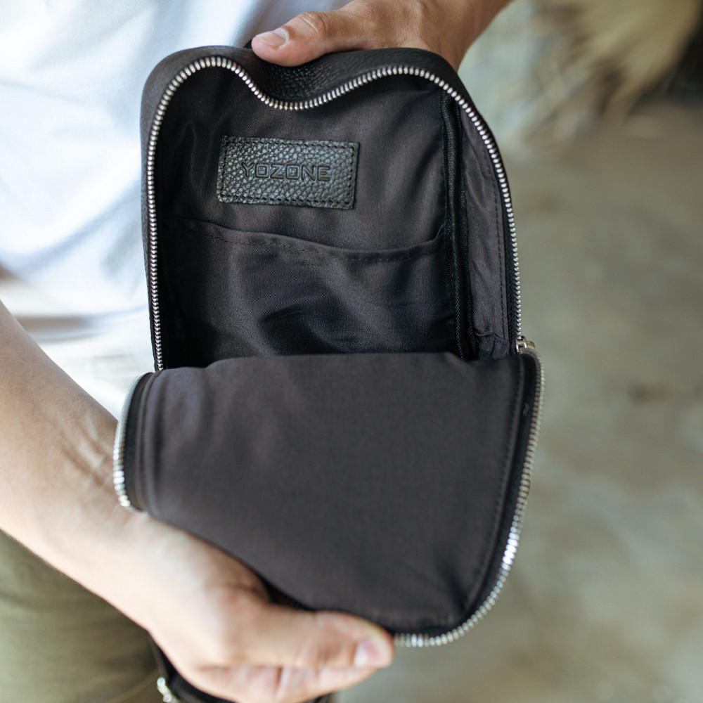 Сумка нагрудна слінг чоловіча з натуральної шкіри містка повсякденна, чорнаMasterSem Київ - фото 4