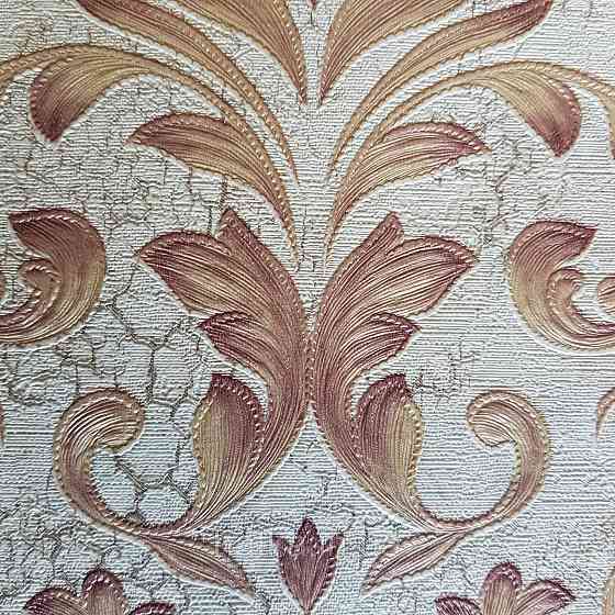 Обои метровые винил на флизелине Decowall Retro вензеля золотом с бордо структурные на бежевом под старину Киев