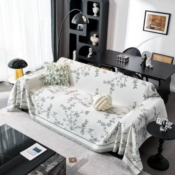 Плед покрывало для дивана и кровати,чехол накидка для мягкой мебели 180х230 см,белый с серым цветочным узором Каменец-Подольский