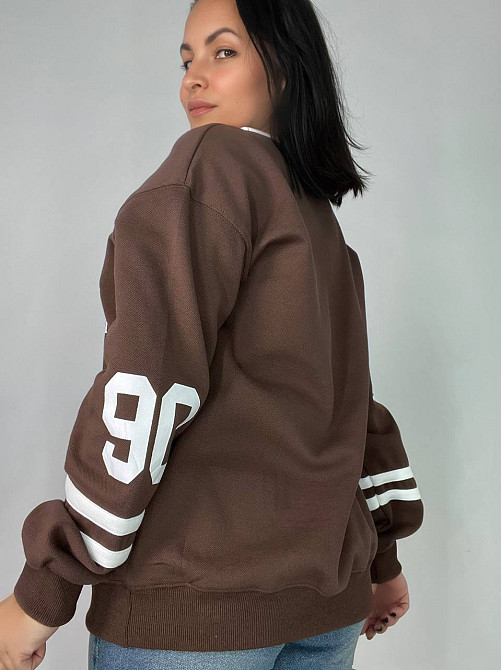 Свитшот женский A-N 25047 оверсайз вырез поло с надписью впереди one size коричневый, коричневый, one size Киев - изображение 16