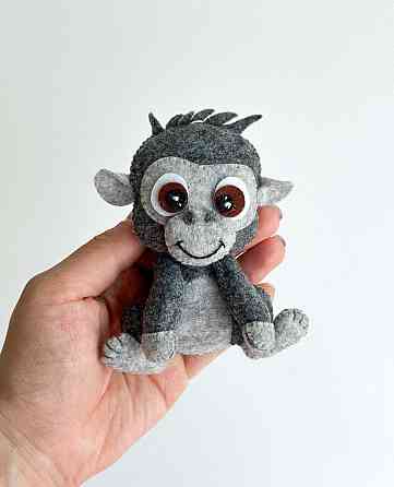 Мягкая фетровая игрушка горилла ручной работы – безопасная развивающая игрушка Киев