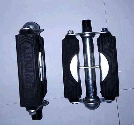 Педалі велосипедні (метал, гумова основа знімна, хром) Мукачево