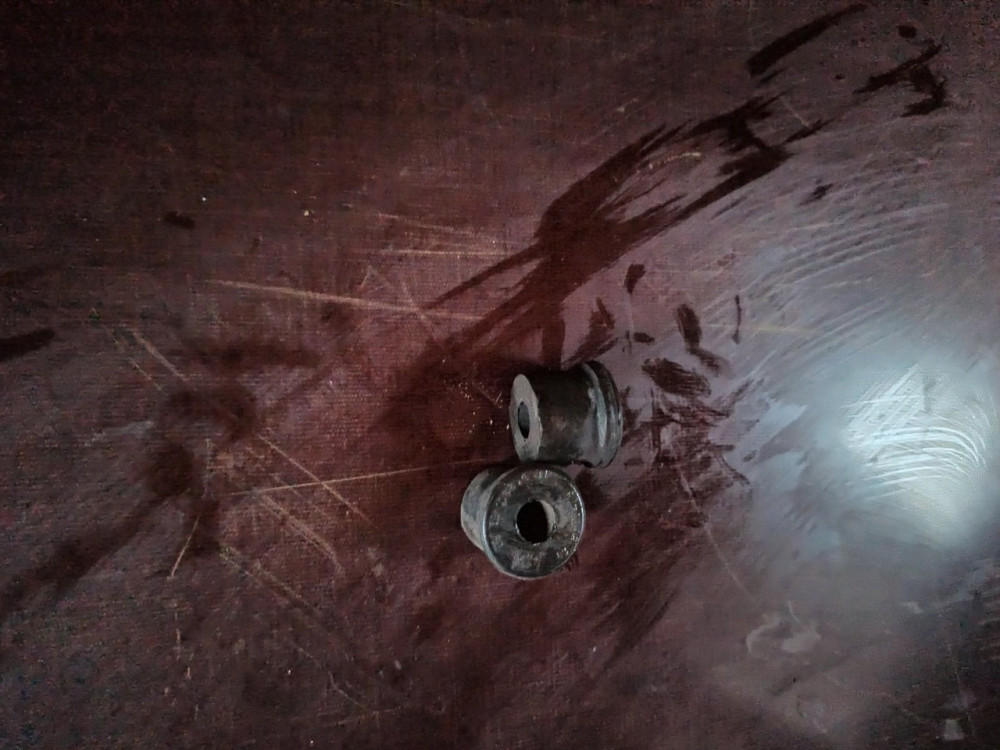 Втулка рессоры ГАЗ-21. СССР. Харьков - изображение 1