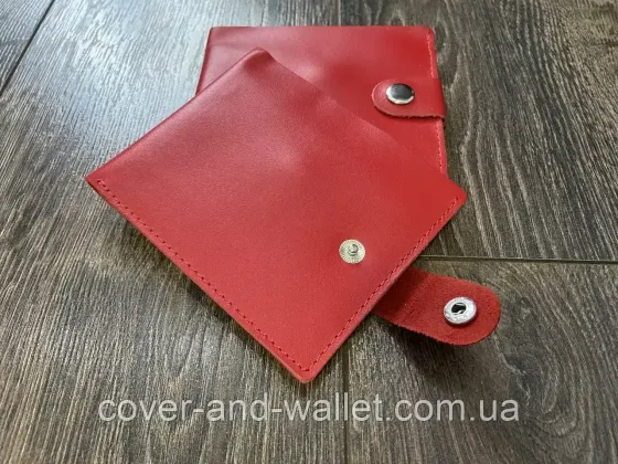 Тонкий кожаный женский мини кошелёк красного цвета ST Leather Киев