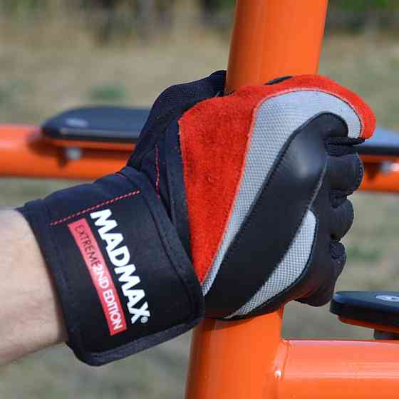 Перчатки для фітнесу MadMax MFG-568 Extreme 2nd edition Black/Red S Кам'янське