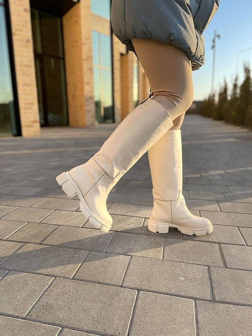 Чоботи зимові жіночі з натуральної шкіри на низькому ходу бежевого кольору р. 36, 37, 39 / Чобо Коломия - фото 4