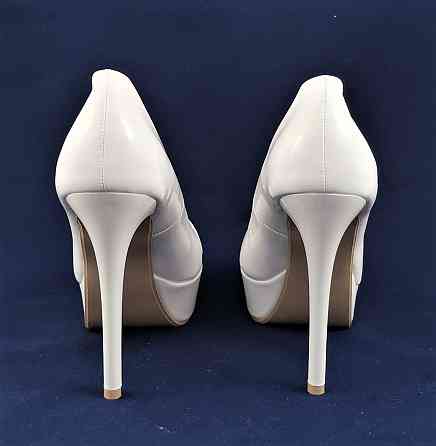 Жіночі Білі Туфлі на Каблуку Шпильке Лакові Модельні (розміри: 38,40) - 139/160 Дніпро