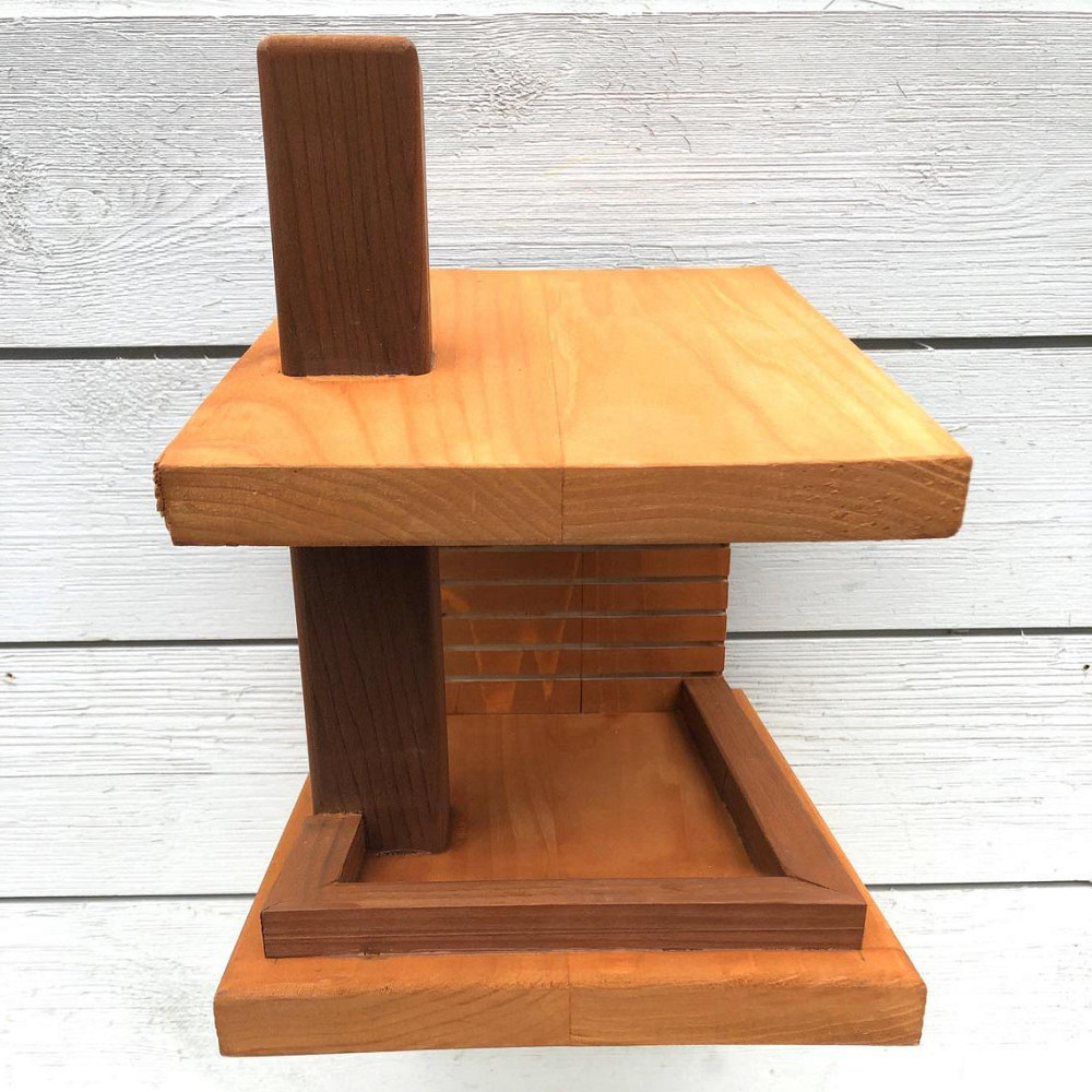 Кормушка для птиц 