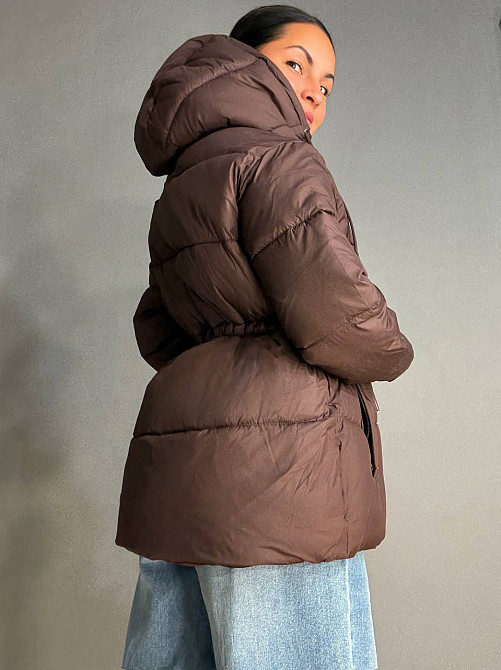 Куртка жіноча A-N 9020-1 подовжена з капюшоном і затяжкою талії коричнева, коричневий, 44 Київ - фото 3
