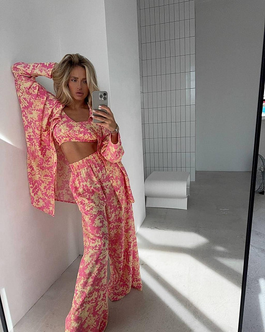 Жіночий легкий прогулянковий оверсайз костюм трійка: сорочка топ і штани софт Одеса - фото 7