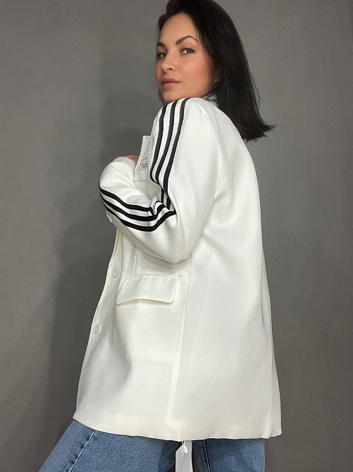 Піджак жіночий Qidian 92208 з лампасами на рукавах оверсайз широкий спортивний стиль one size, білий Одеса - фото 9