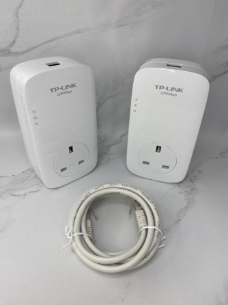 Б/В Комплект гігабітних адаптерів TP-Link Powerline AV1300 з розеткою (TL-PA8030P KIT) Київ