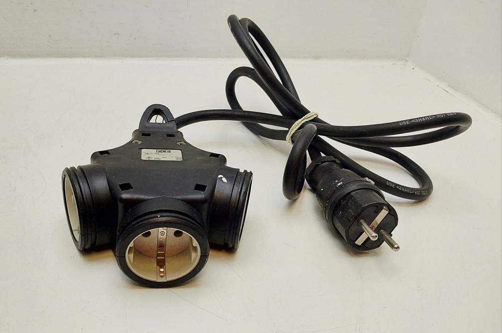 Промислова триконтактна розетка PC Electric PCE 253, 16A 250V, IP44 (товар вживаний) Луцьк - фото 1