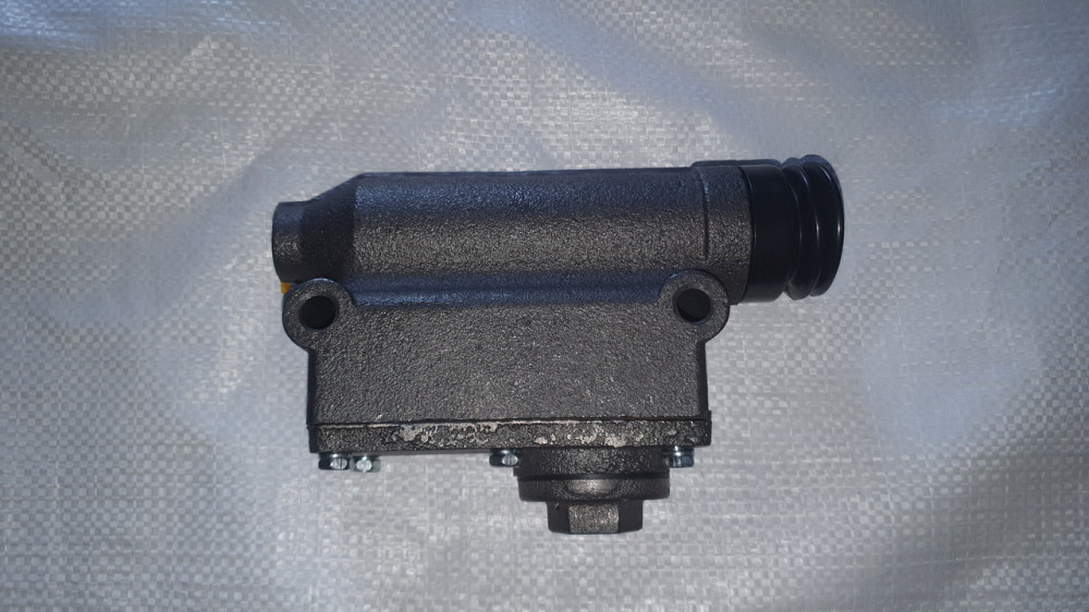 Циліндр гальмівний головний УАЗ (старого зразка). 452-3505211. Бічне кріплення. Харків - фото 1