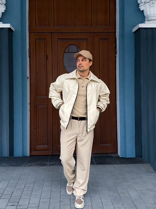 Мужская демисезонная куртка из экокожи свободной посадки с отложным воротником (молочная) M Одесса - изображение 7