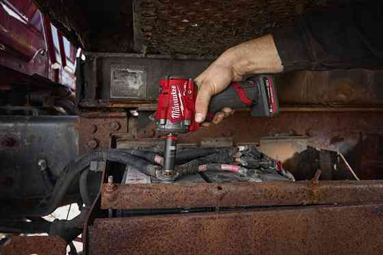 Гайковерт аккумуляторный 3/8' MILWAUKEE с кольцом M12 FCIWF38G3-502X, 745Нм (зарядное устройство, 2 аккум. Х 5Ач, HDкейс) Одесса