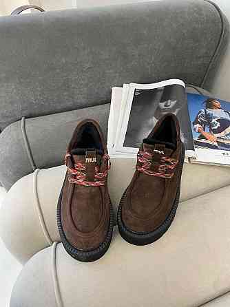 Olli Угги жіночі OLLI шоколадні натуральна замша з хутром висота підошви 0.75 см (5719) Коломия