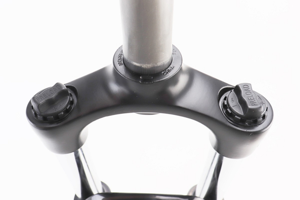 Вилка 26" амортизаційна, без різьби 1-1/8" (28,6мм), шток 255мм, з ходом 100мм, Disk-brake, Preload, алюмінієва, чорна XCE 28 Київ - фото 3