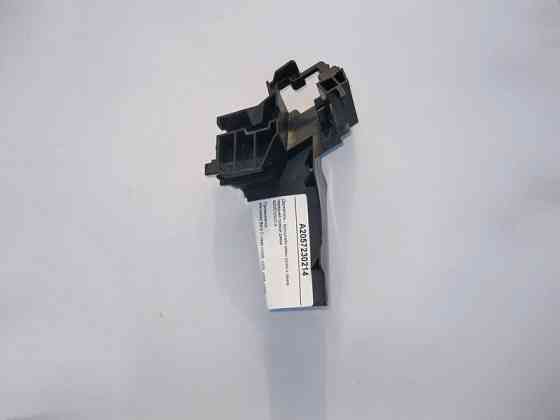 Mercedes-Benz  A2057230214 Тримач - кронштейн рами ручки та замка передніх правих дверей C-Class W205 Одеса