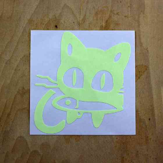 Люмінесцентна наклейка Кіт з рибою 10 на 10 см салатовий Київ