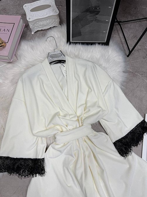 Женский домашний халат на запах велюр с кружевом Молочный, 48/52 Одесса - изображение 3