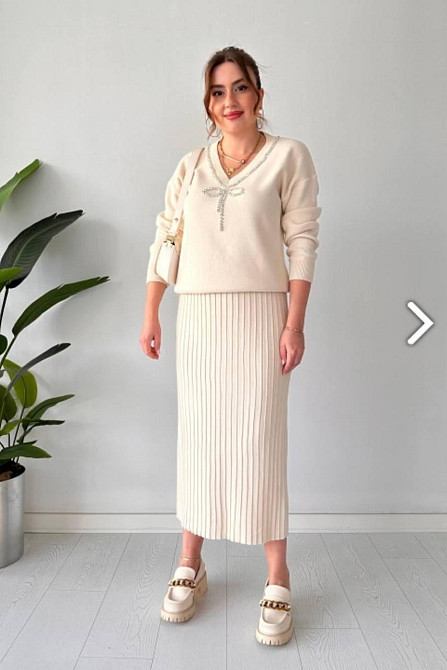 Жіночий теплий елегантний костюм: светр і плісирована спідниця машинна в'язка Одеса - фото 1