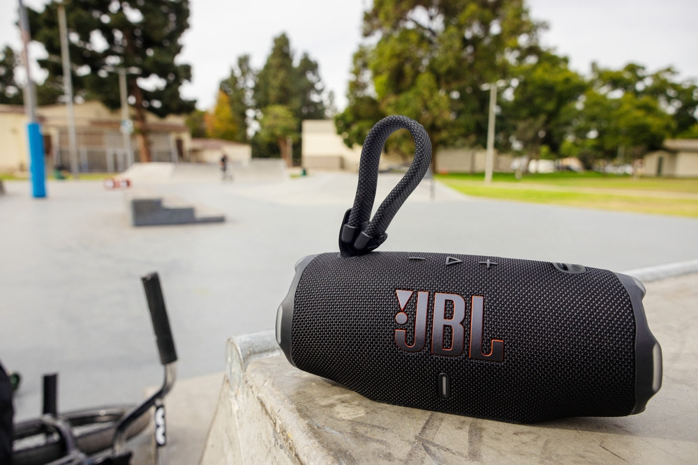 Портативна акустика JBL Charge 6 White (JBLCHARGE6WHT) (7106537) Київ - фото 9
