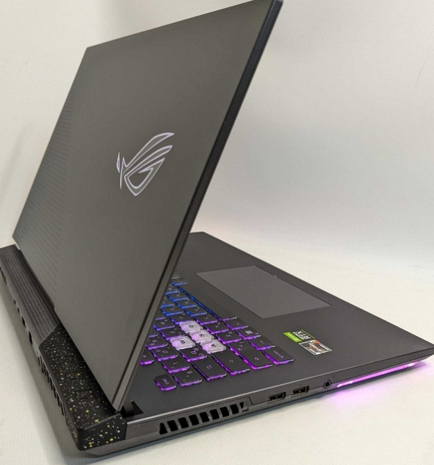 Ноутбук 
ASUS ROG Strix G17 G713RM (17.3