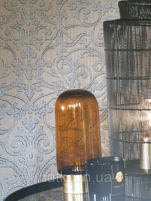 Текстильні шпалери на флізеліновій основі Da capo RaschTextil 085906 вензелі завитки великі сірі на Київ - фото 1