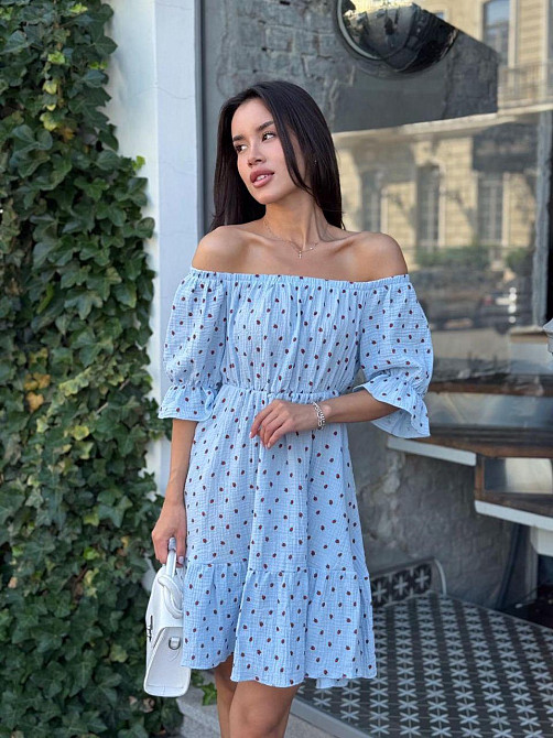 Жіноча романтична легка принтована сукня з відкритими плечами муслін Одеса - фото 3