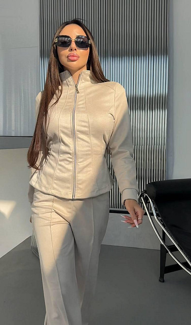 Женский стильный костюм двойка: жакет и штаны с разрезами замш на дайвинге Айвори, 42/44 Одесса - изображение 3