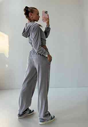 Женский стильный костюм двойка в стиле спорт шик со стразами на ягодицах велюр Серый, 46/48 Одесса