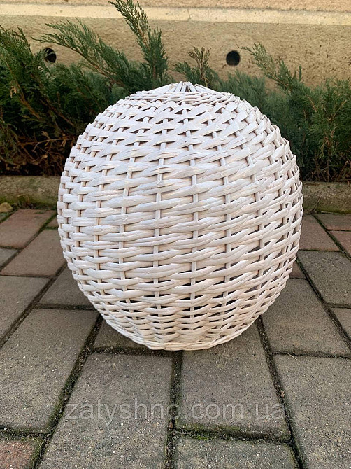 Біла люстра бра з лози у формі кулі Київ - фото 5