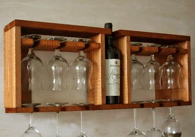 Настенная винная полка 