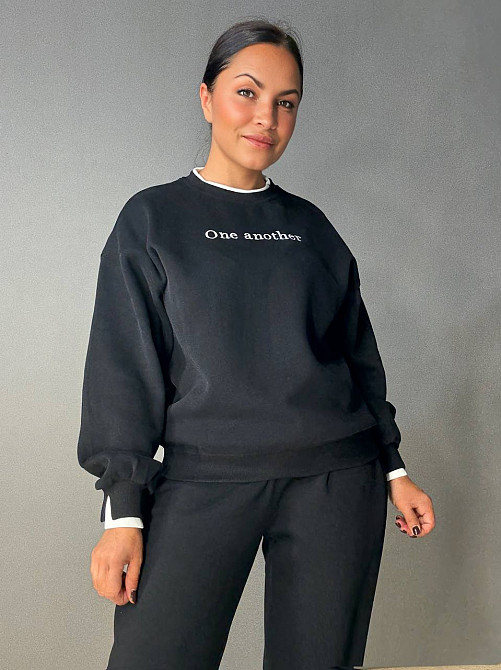 Костюм женский A-N 27063 свитшот и джогеры оверсайз с вышивкой черный, черный, M Киев - изображение 12