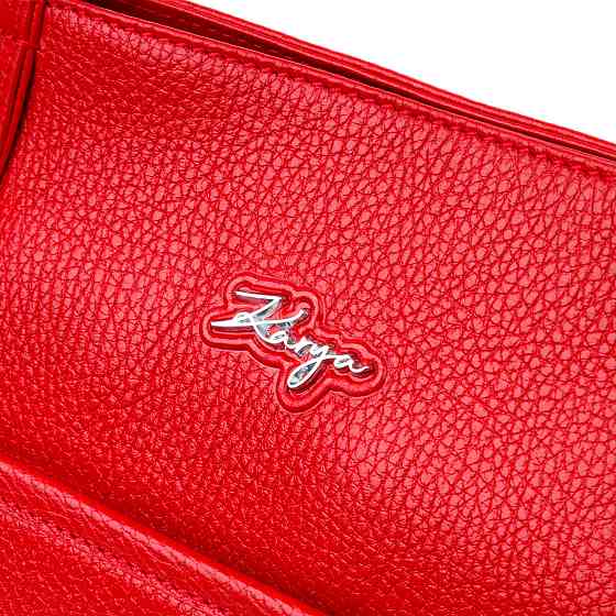 Яркая и вместительная женская сумка с ручками KARYA 20880 кожаная Красный Киев