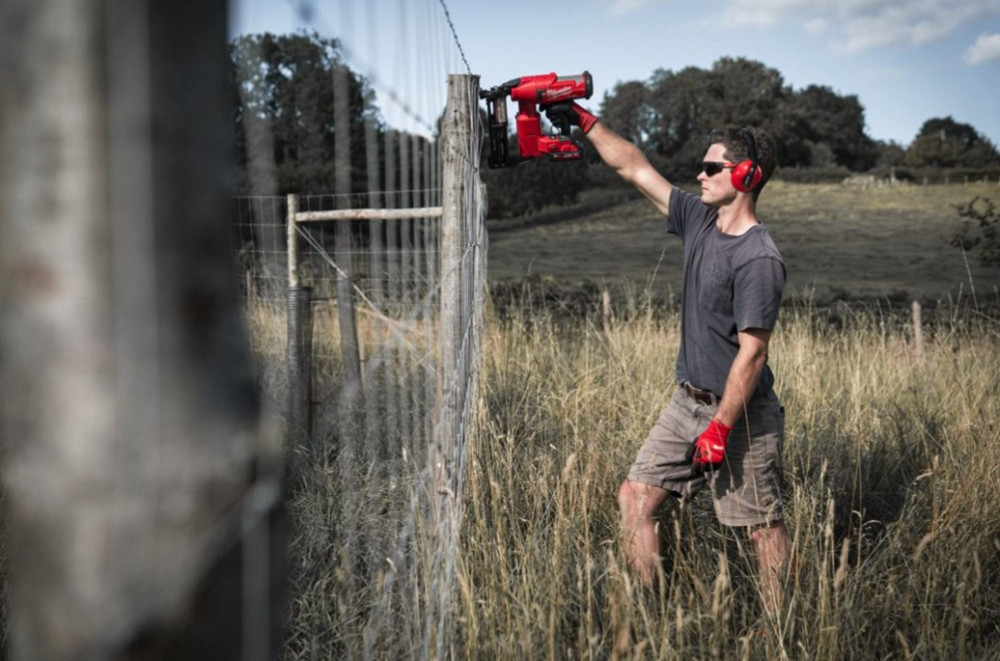 Степлер скобозабивной аккумуляторный M18 FFUS-0C Одесса - изображение 9