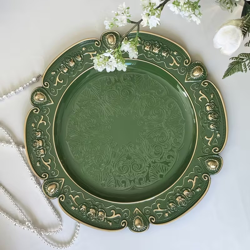 Набор тарелок пластиковых круглые,2 шт для сервировки стола 33 см, подставные, многоразовые,зелёные с золотистым узором Каменец-Подольский - изображение 2