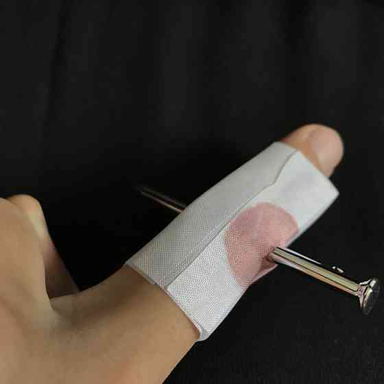 Игрушки на Хэллоуин Гвоздь в пальце one size разноцветный Киев