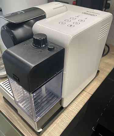 Кофемашина Delonghi Lattissima touch EN500W. Киев