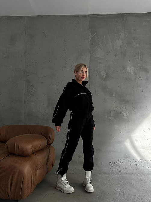 Женский теплый прогулочный костюм: кофта и штаны трехнитка на флисе Черный, 42/46 Одесса - изображение 5