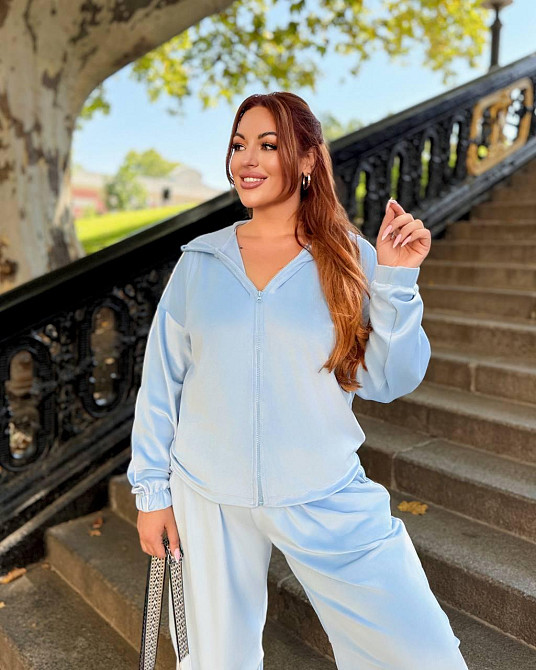 Жіночий стильний комфортний костюм-двійка велюр спорт Premium Блакитний Одеса - фото 2
