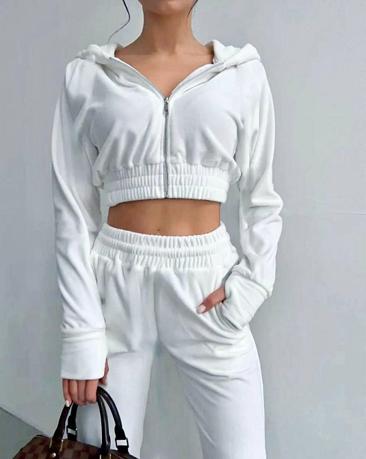 Женский повседневный велюровый костюм двойка с широкими брюками и укороченной кофтой плюшевый велюр Молочный, 46/48 Одесса - изображение 7