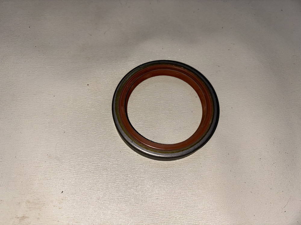 Сальник ступицы передней ВАЗ-2121 56х73х10 мм (красный). 2121-3103038. БРТ. Харьков - изображение 1