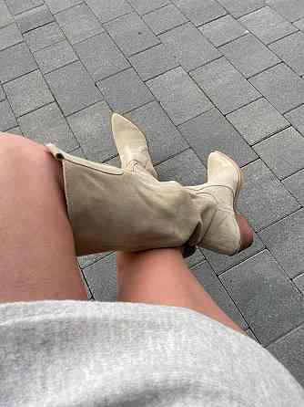 Nikos Чоботи жіночі Niko`s пісочна замша натуральна высота 36 см обхват голени 39-40 см каблук Коломыя