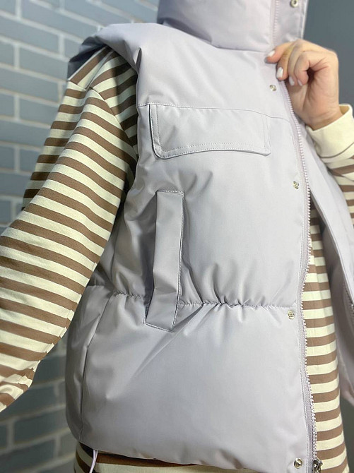 Жилет жіночий JOY ONE 86165 накладені кишені комір стійка затяжка знизу бузковий, бузковий, L Київ - фото 18