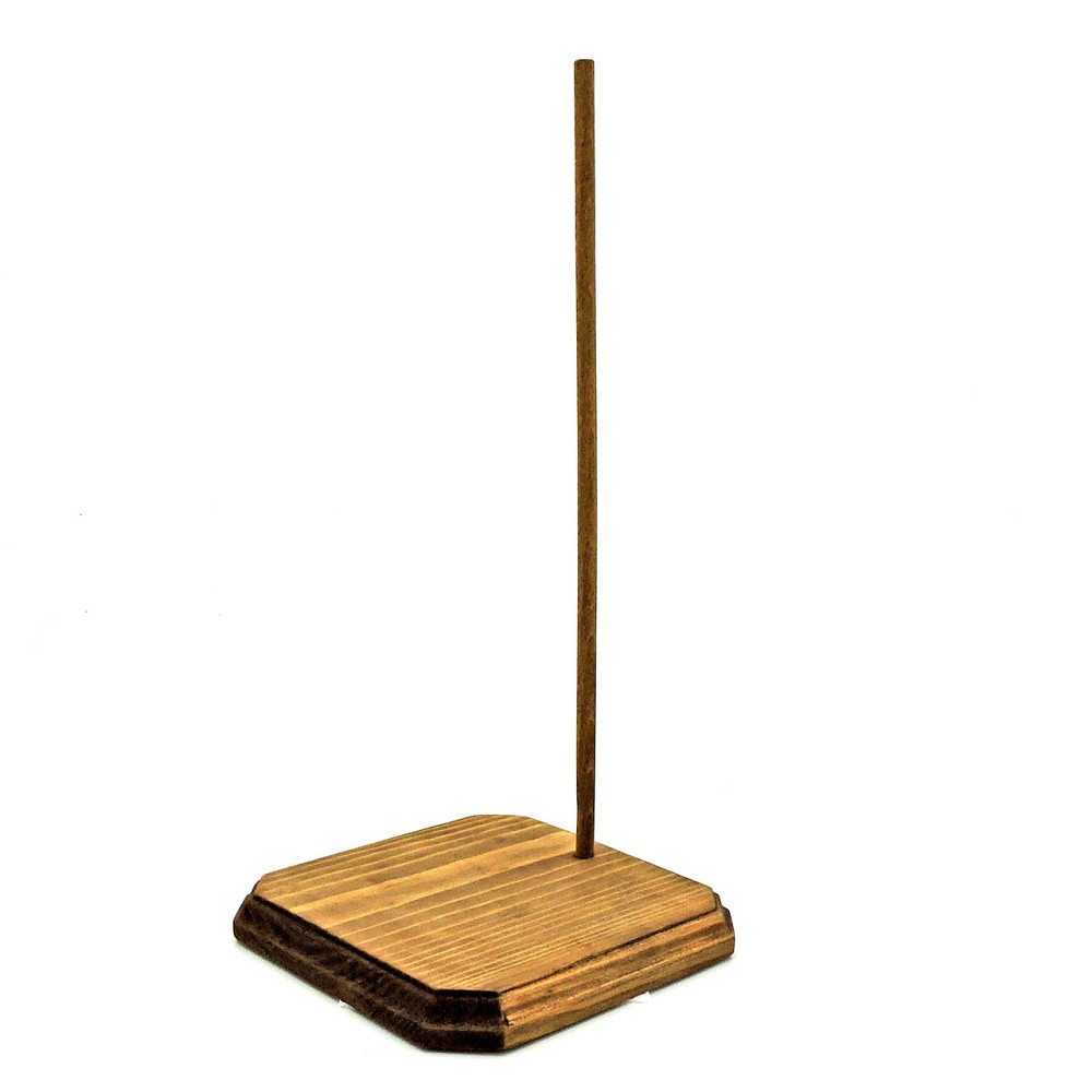 Подставка для кукол 